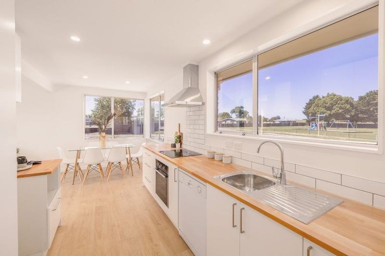 Photo of property in 60 Saint Heliers Crescent, Aranui, Christchurch, 8061