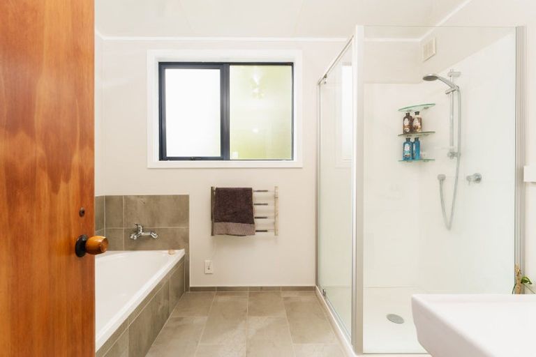 Photo of property in 102 Hagart-alexander Drive, Mosgiel, 9024