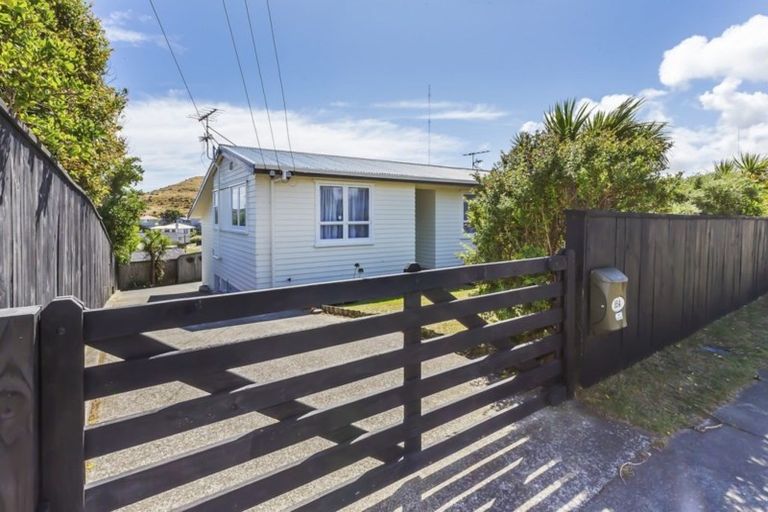 Photo of property in 55a Herewini Street, Titahi Bay, Porirua, 5022