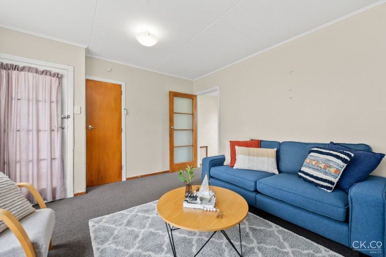 Photo of property in Oberon Flats, 48a Merton Street, Trentham, Upper Hutt, 5018
