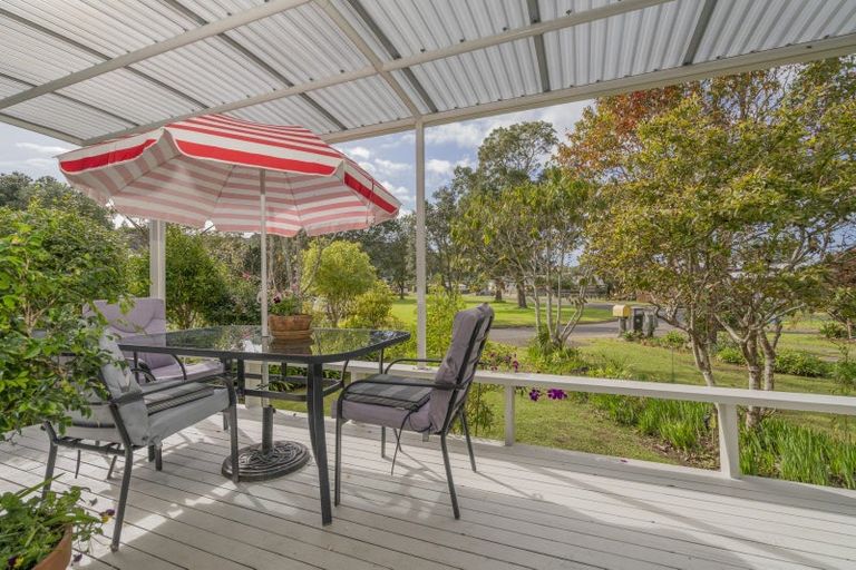 Photo of property in 10a Parkland Place, Whitianga, 3510