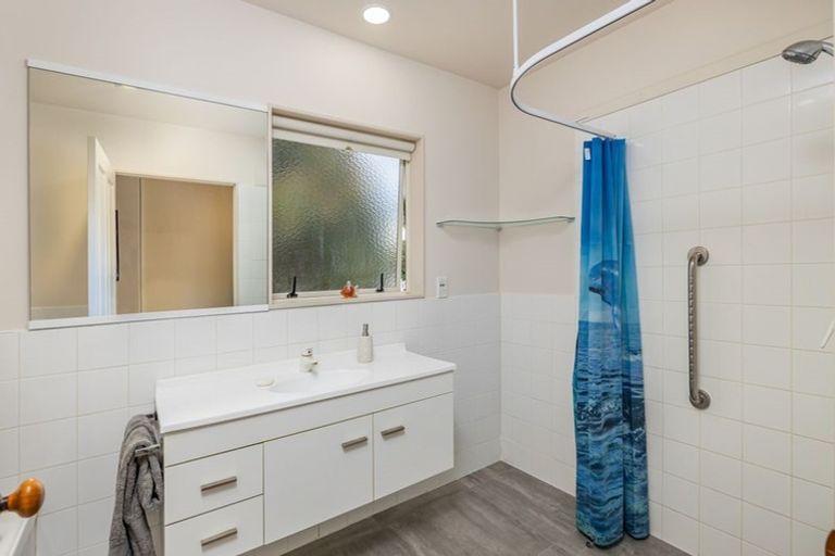 Photo of property in 20 Pohutukawa Drive, Cable Bay, 0420