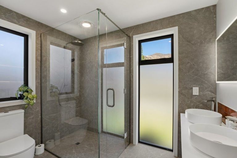 Photo of property in 3 Kamana Rise, Wanaka, 9382