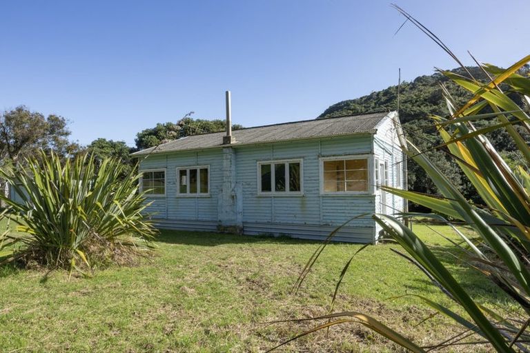 Photo of property in 118 Garden Road, Piha, 0772