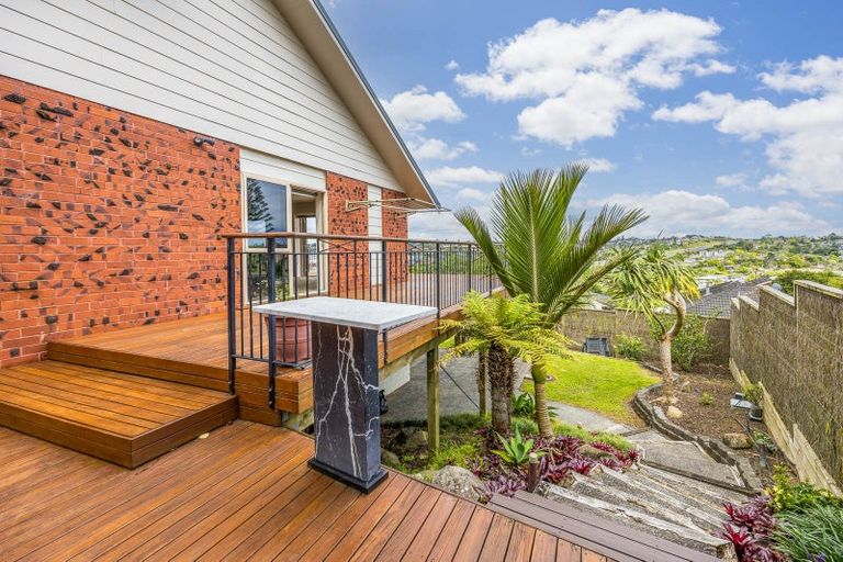 Photo of property in 9a Pendene Place, Forrest Hill, Auckland, 0620