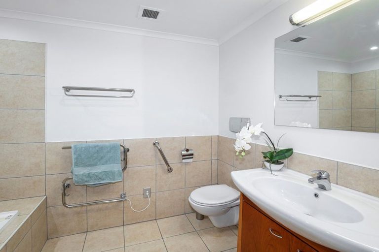 Photo of property in 311/136 Marine Parade, Mount Maunganui, 3116
