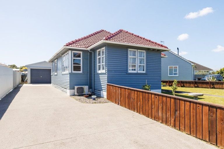 Photo of property in 15 Upham Terrace, Roslyn, Palmerston North, 4414