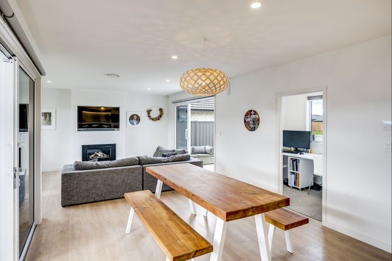 Photo of property in 12 Hikawera Drive, Frimley, Hastings, 4120