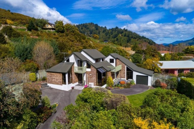 Photo of property in 18 Moana View Road, Waikawa, Picton, 7220