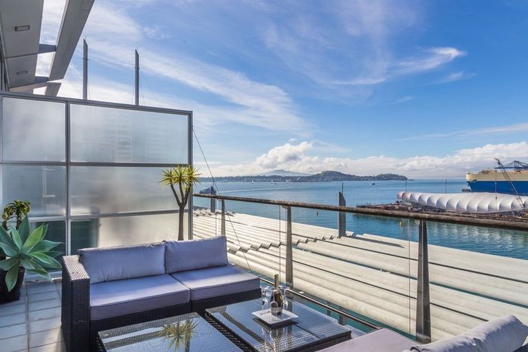 Photo of property in Shed 20 Princes Wharf Apartments, 48a/139 Quay Street, Auckland Central, Auckland, 1010