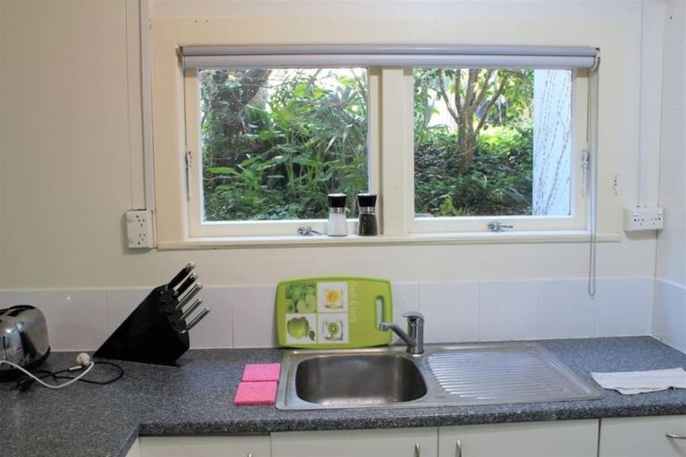 Photo of property in 22 James Evans Drive, Northcote, Auckland, 0627