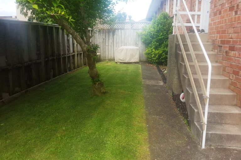 Photo of property in 3/2 Saltburn Road, Milford, Auckland, 0620