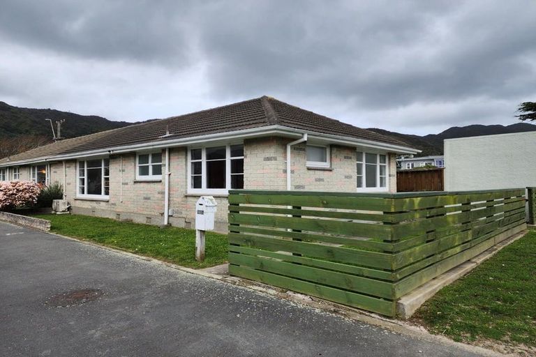 Photo of property in 303 Waiwhetu Road, Fairfield, Lower Hutt, 5011
