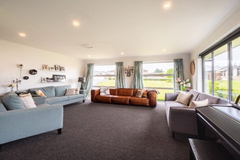 Photo of property in 75 Grandvista Drive, Green Island, Dunedin, 9018