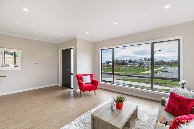 Photo of property in 22 Rauaruhe Road, Karaka, Papakura, 2113