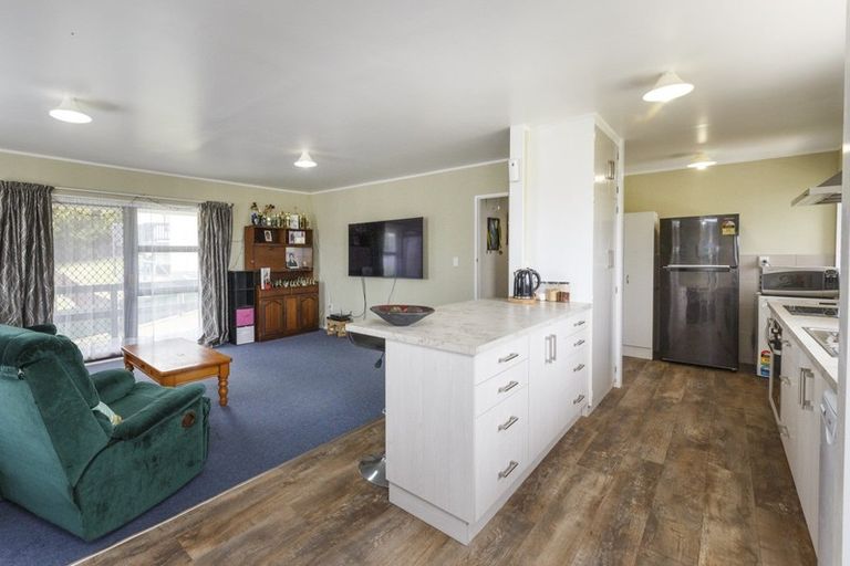 Photo of property in 42 Fraser Drive, Feilding, 4702