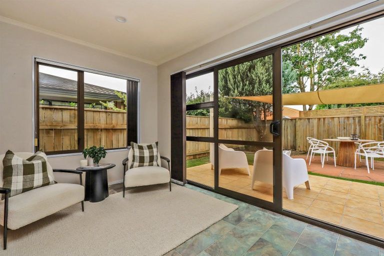 Photo of property in 13 Knightsbridge Place, Taradale, Napier, 4112