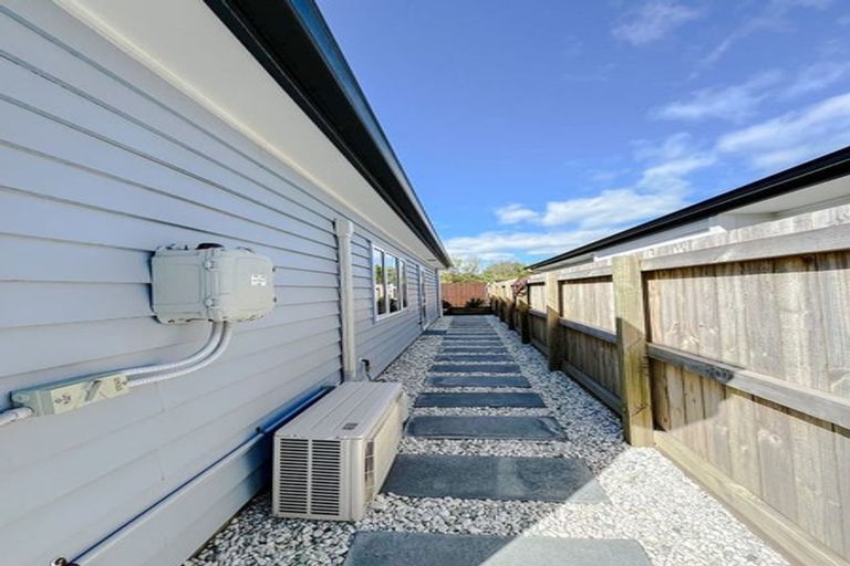 Photo of property in 21 Harore Road, Takanini, 2112