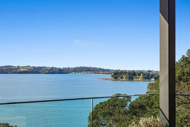 Photo of property in 102 Vipond Road, Stanmore Bay, Whangaparaoa, 0932