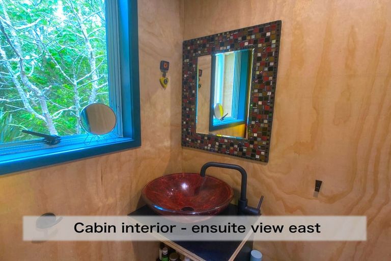 Photo of property in 4 Te Pahi River Drive, Paparoa, Maungaturoto, 0583