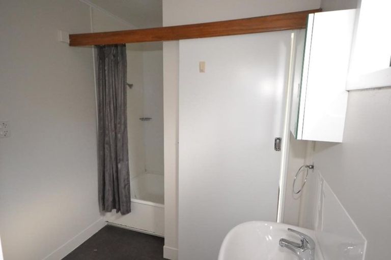 Photo of property in 1/25 Kitchener Terrace, Johnsonville, Wellington, 6037