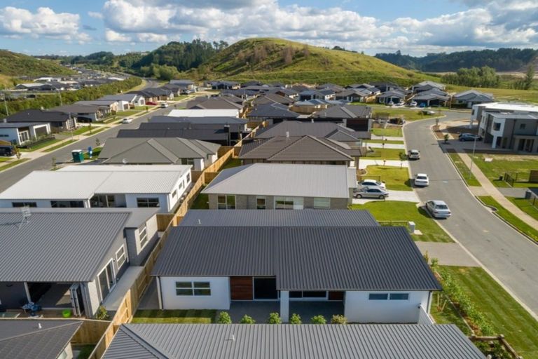Photo of property in 90 Awataha Crescent, Pyes Pa, Tauranga, 3110