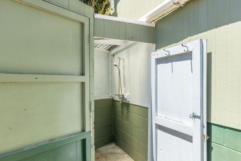 Photo of property in 529 South Road, Omata, New Plymouth, 4374