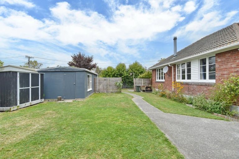 Photo of property in 23 Rowcliffe Crescent, Avonside, Christchurch, 8061