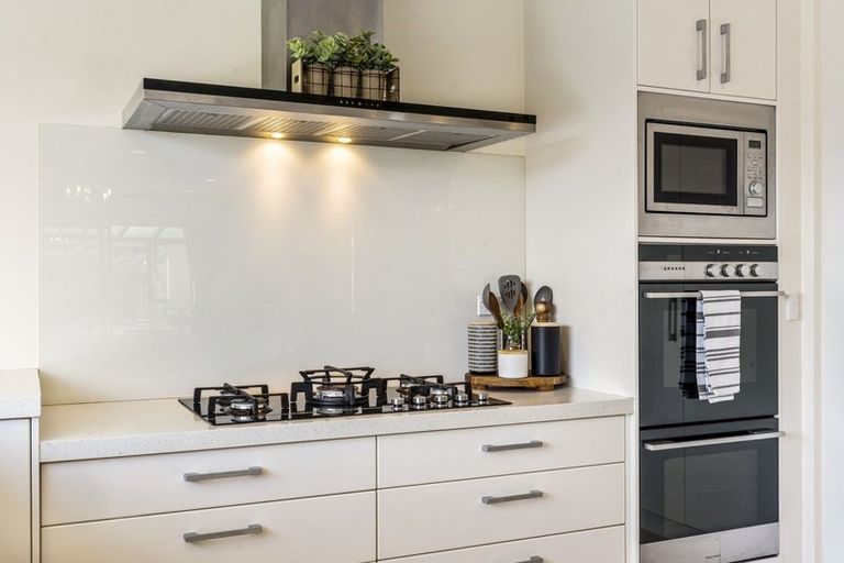 Photo of property in 4 Sunstone Crescent, Brown Owl, Upper Hutt, 5018