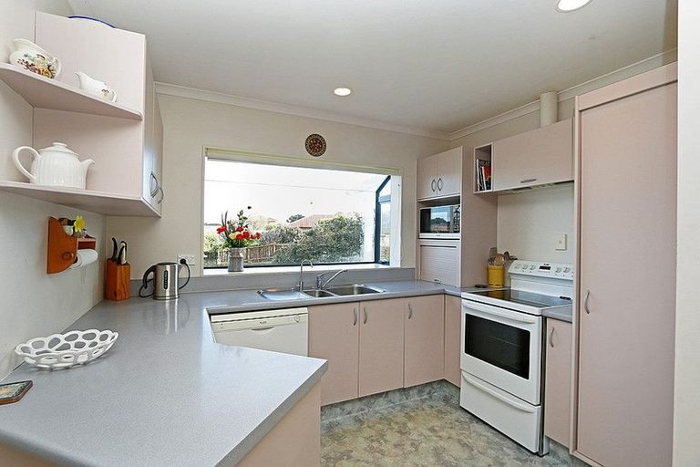 Photo of property in 20 Pohutukawa Drive, Opunake, 4616