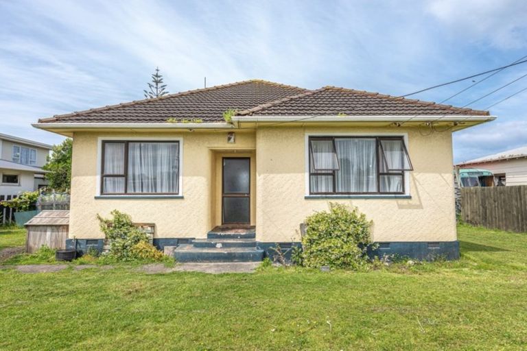 Photo of property in 217 Puriri Street, Castlecliff, Whanganui, 4501