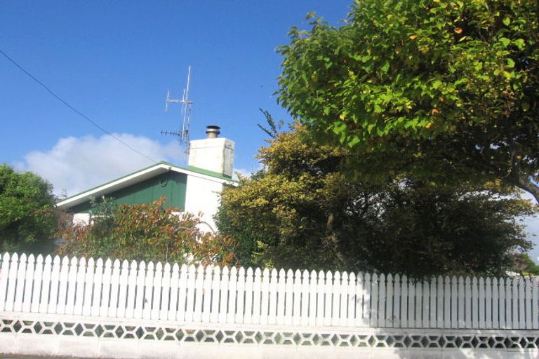 Photo of property in 26 Sutherland Crescent, Westbrook, Palmerston North, 4412