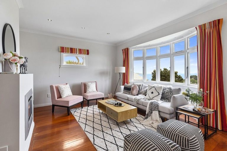 Photo of property in 17 Houghton Bay Road, Houghton Bay, Wellington, 6023