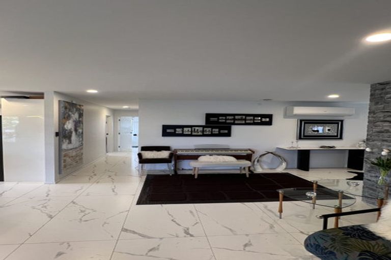 Photo of property in 1 Wyon Way, Flat Bush, Auckland, 2016