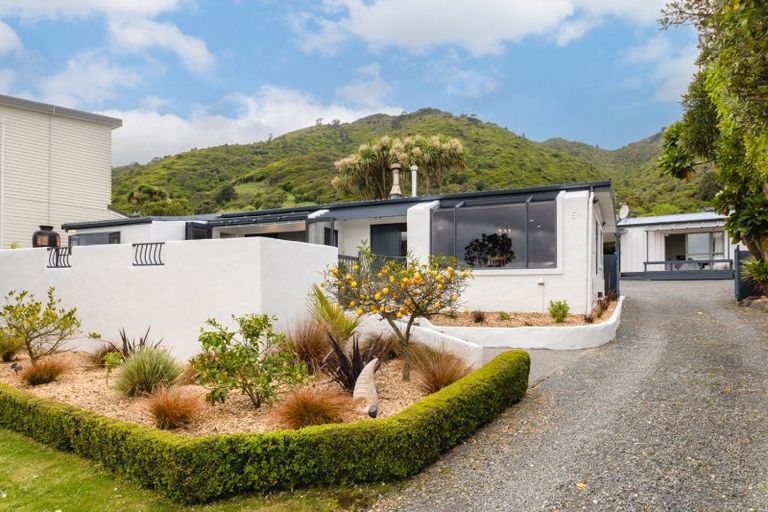 Photo of property in 5 Kotare Street, Waikanae, 5036