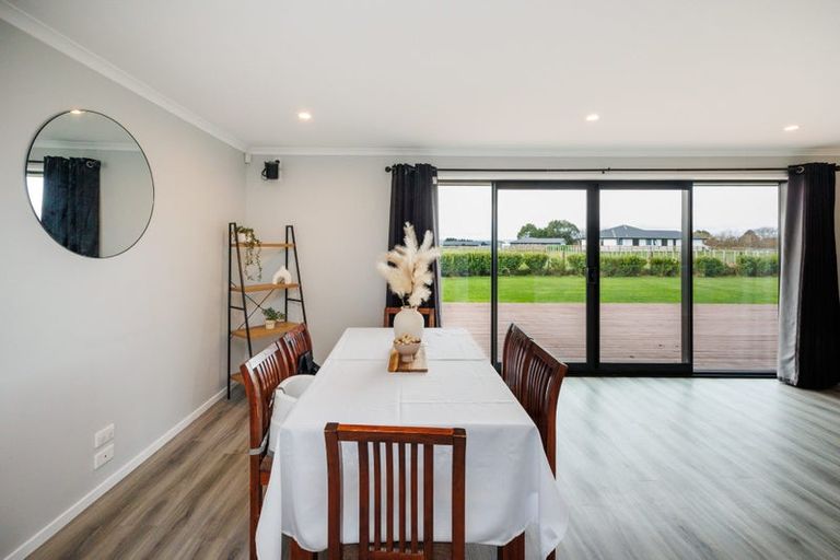 Photo of property in 40 View Road, Halcombe, 4779