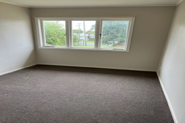 Photo of property in 4 Amberley Avenue, Te Atatu South, Auckland, 0610
