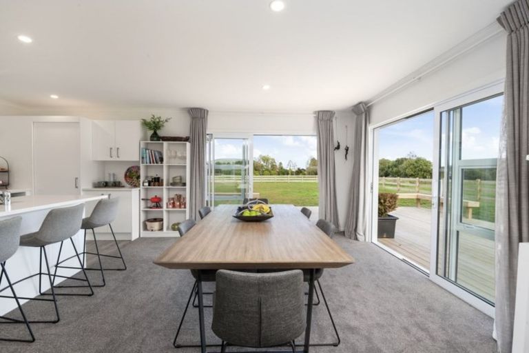 Photo of property in 13 Kahikatea Drive, Kinloch, Taupo, 3377