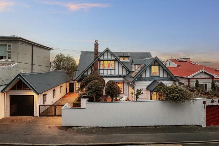 Photo of property in 13 Talavera Terrace, Kelburn, Wellington, 6012