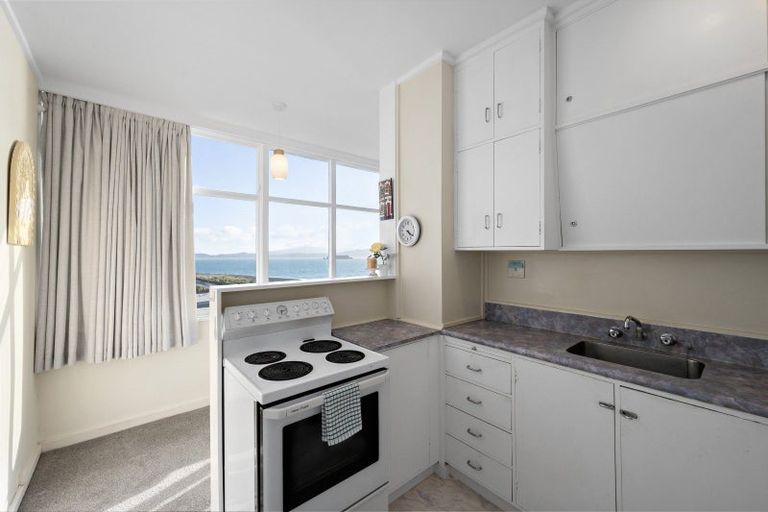 Photo of property in Rona House, 33 Rimu Street, Eastbourne, Lower Hutt, 5013