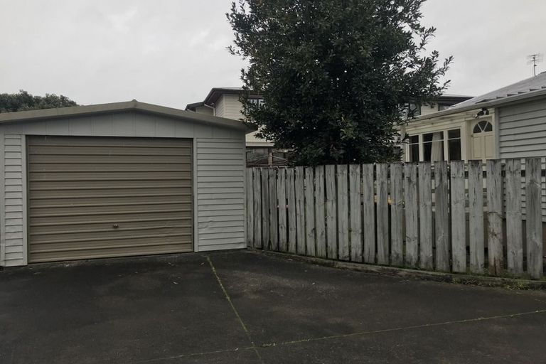 Photo of property in 48 Brandon Road, Glen Eden, Auckland, 0602