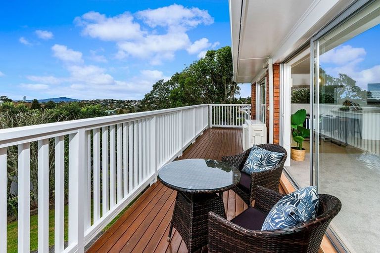 Photo of property in 12 Gretel Place, Hillcrest, Auckland, 0627