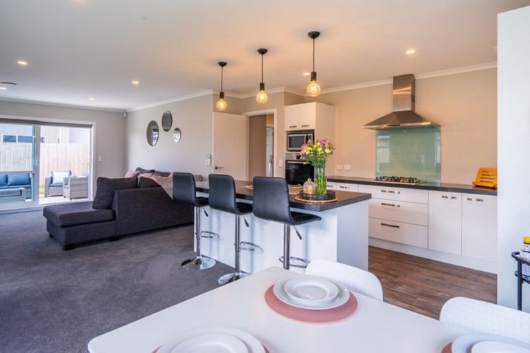 Photo of property in 27 Gallipoli Place, Paraparaumu, 5032