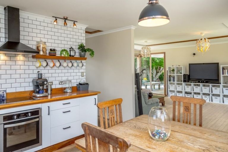 Photo of property in 9 Card Crescent, Featherston, 5710