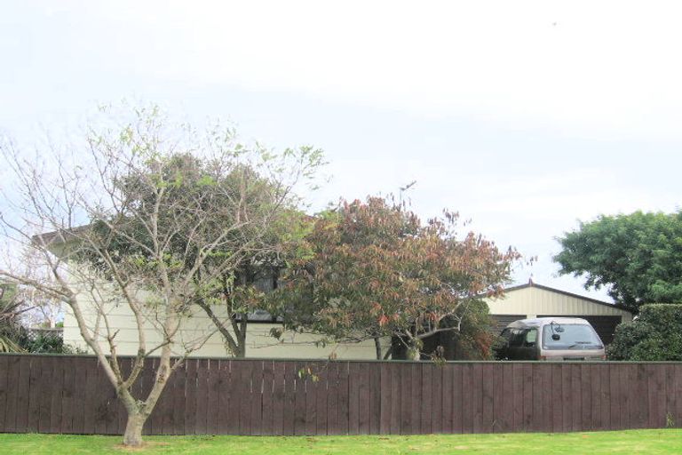 Photo of property in 3 Spackman Crescent, Paraparaumu, 5032