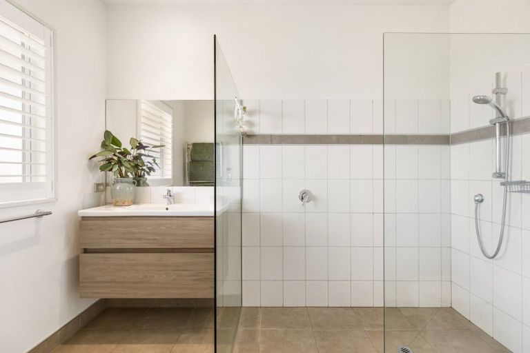 Photo of property in 31 Matheson Crescent, Albert Town, Wanaka, 9305