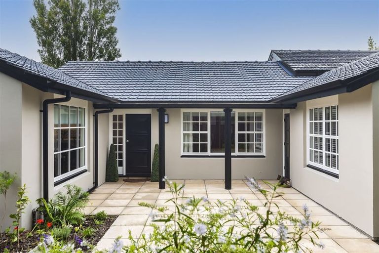 Photo of property in 6 Tuirau Place, Ilam, Christchurch, 8041