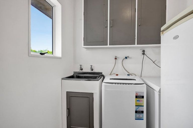 Photo of property in 18 Kamahi Avenue, Hawera, 4610