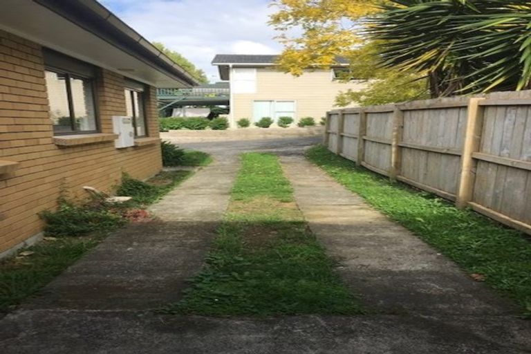 Photo of property in 50b Mirrabooka Avenue, Botany Downs, Auckland, 2010