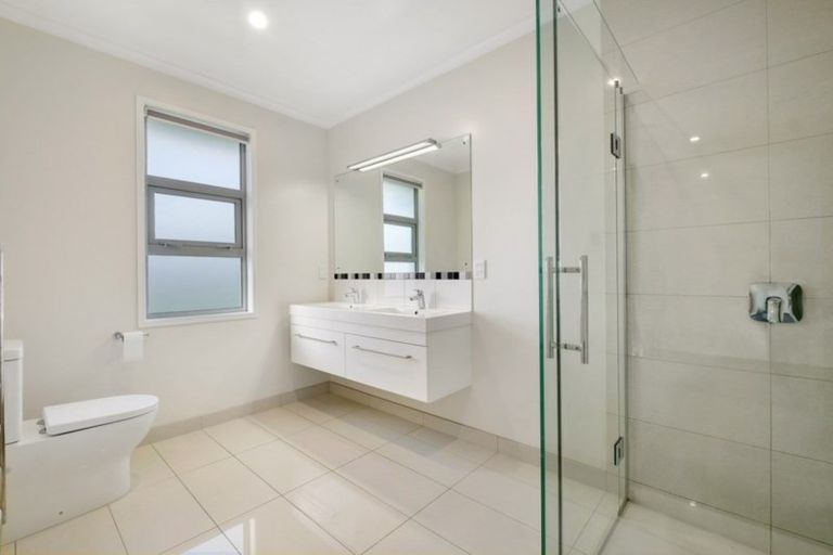 Photo of property in 4 Avalanche Place, Wanaka, 9305